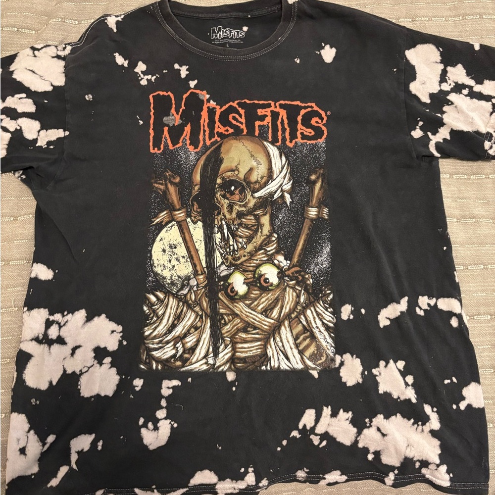 Black and White Short Sleeve Tee with Distressed Design